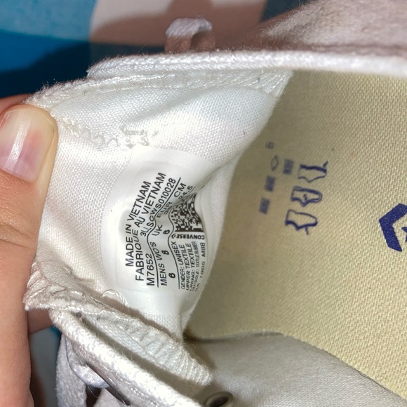 White converse - Picture 3 of 4